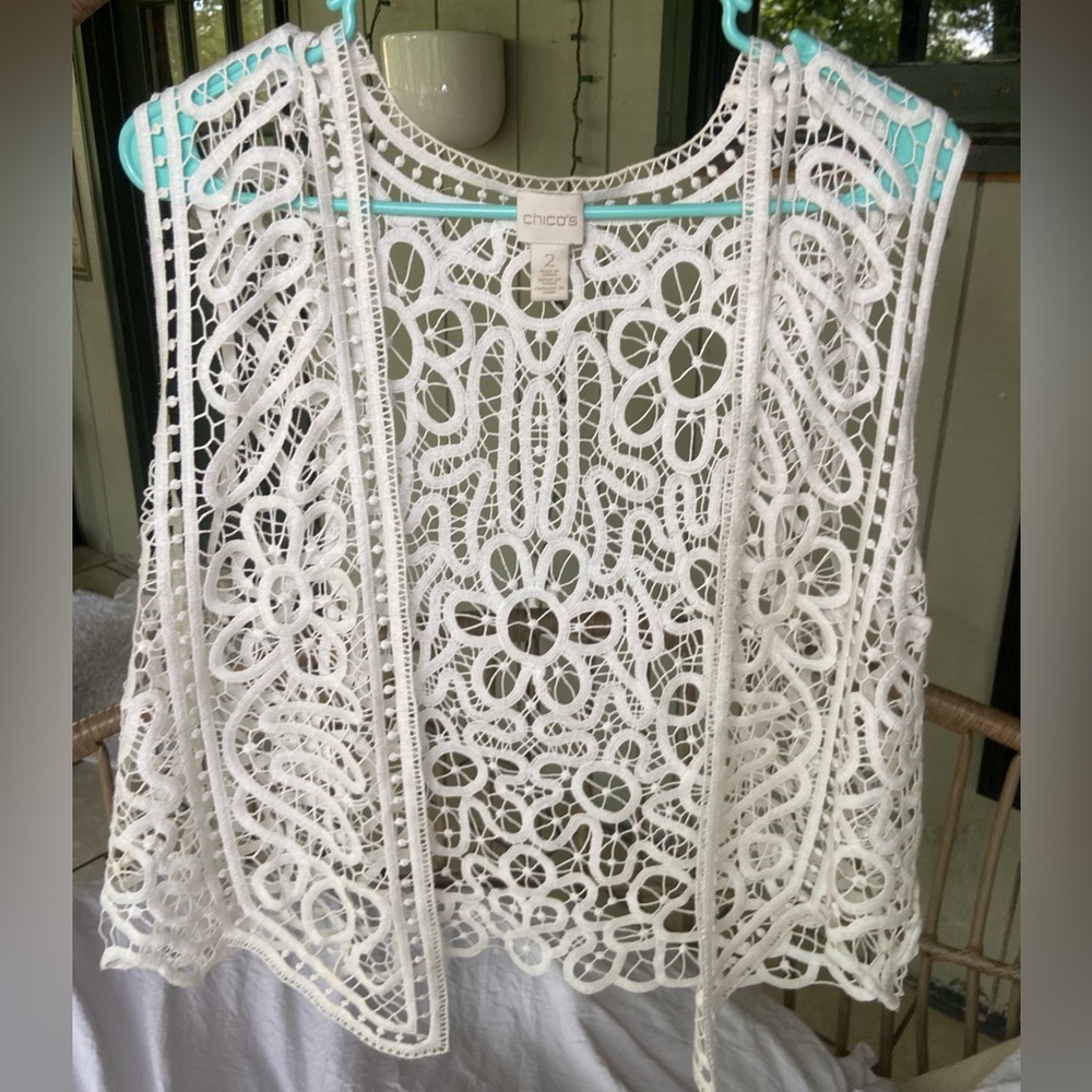 Chico's White Crochet Lace Shell Top